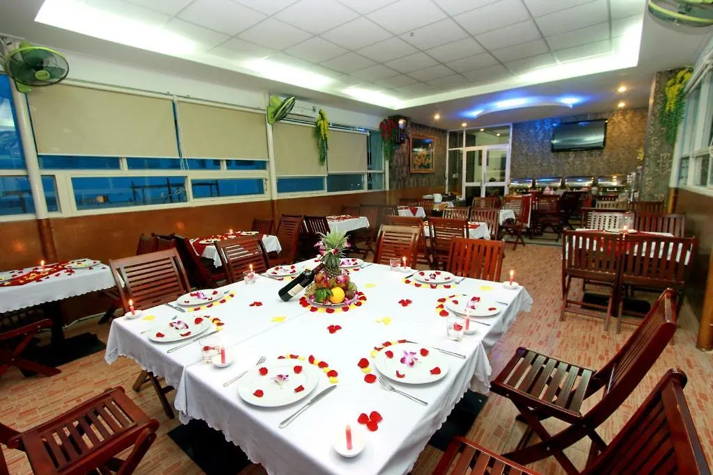 Galaxy Hotel - Ngan Ha Nha Trang 3*,