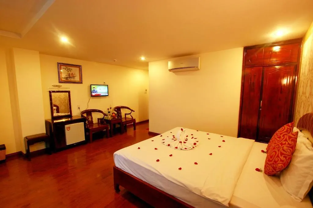 Galaxy Hotel - Ngan Ha Nha Trang