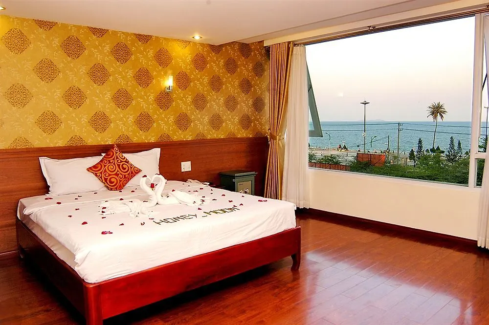 Galaxy Hotel - Ngan Ha Nha Trang